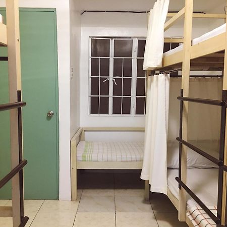 1 River Central Hostel San Pedro Makati Værelse billede
