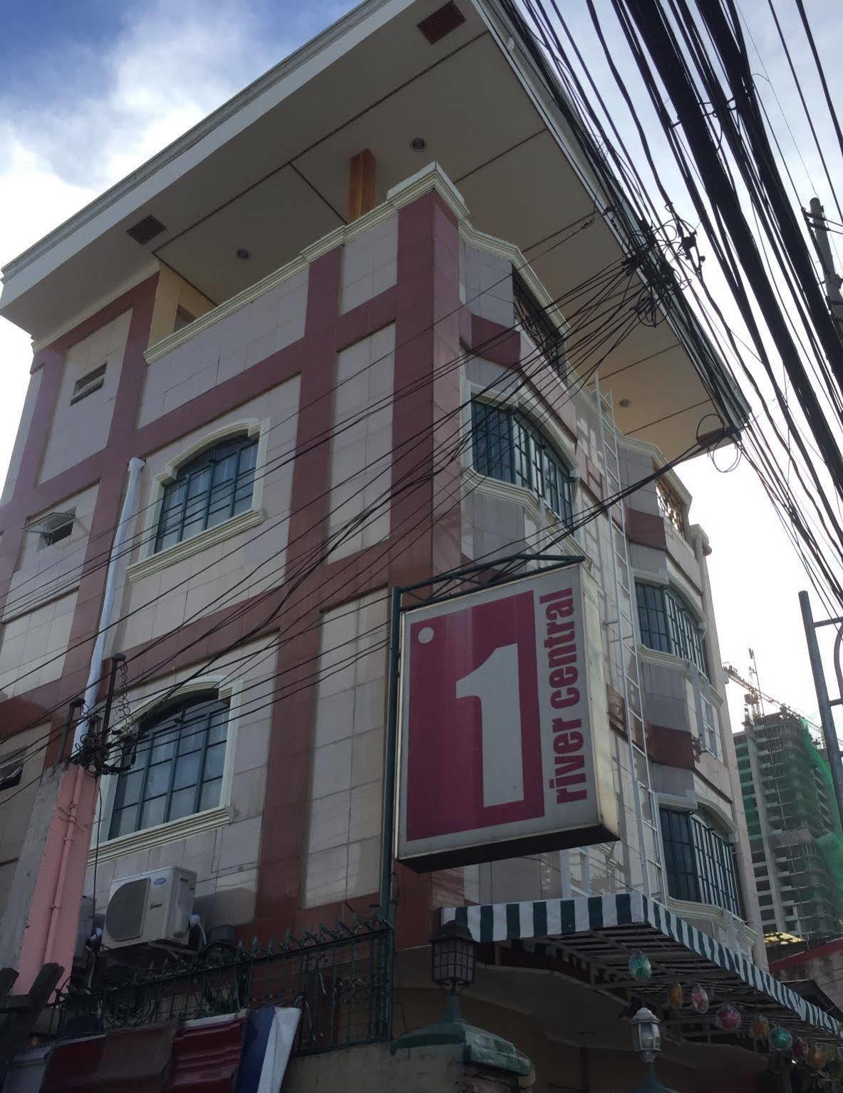 1 River Central Hostel San Pedro Makati Eksteriør billede